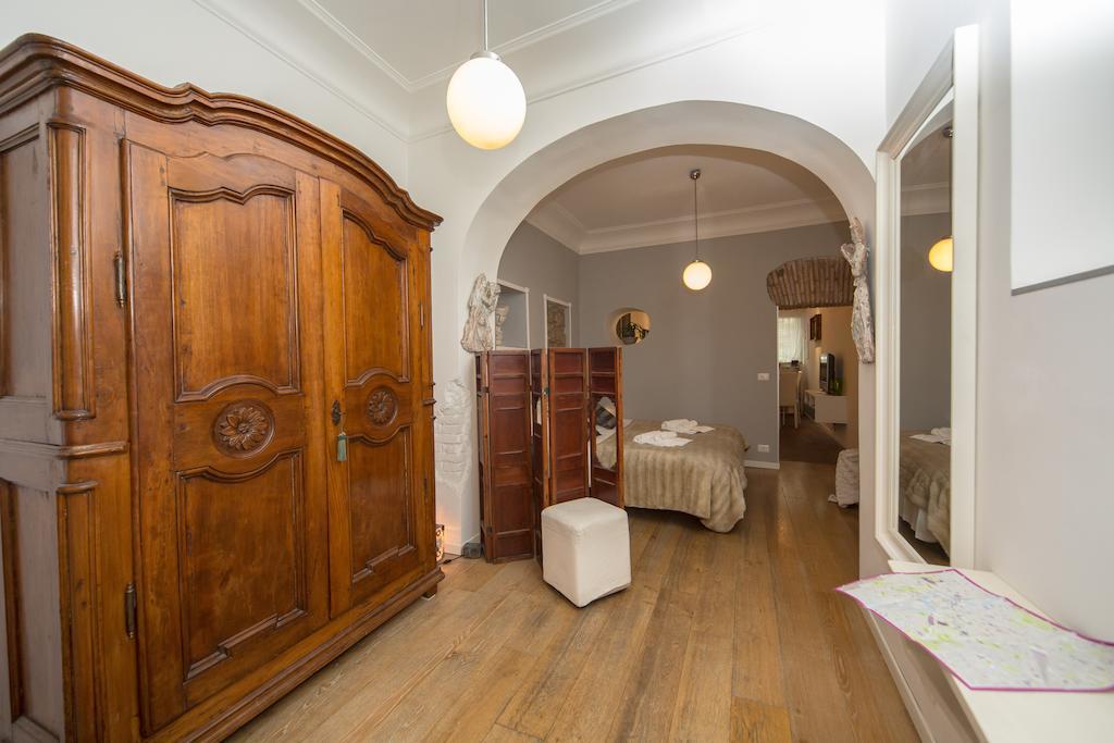 Purple Wisteria Apartment Rome